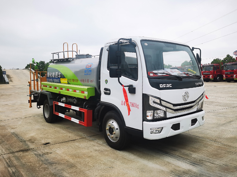 東風(fēng)小多利卡4方灑水車(chē)