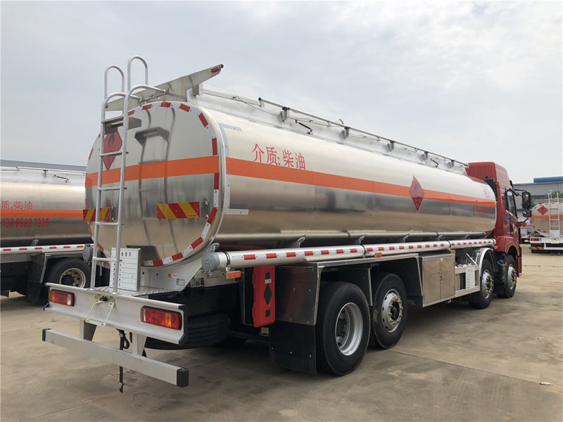 解放前四后六25.5方運(yùn)油車(chē)圖片3