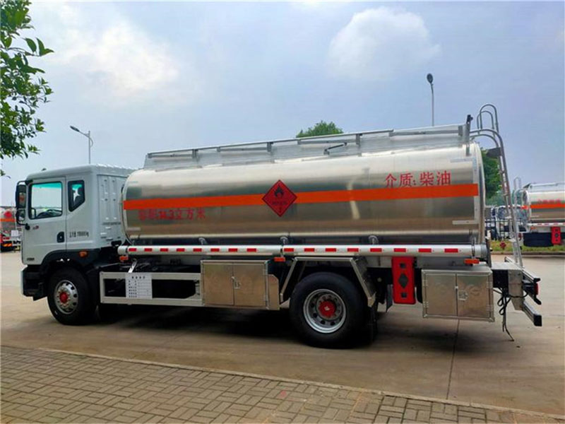 東風(fēng)天錦14.3方國(guó)六油罐車(chē)圖片3